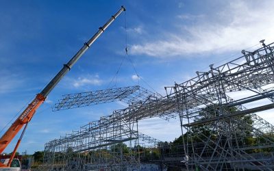 🚨 »C’est l’heure de ranger les outils ! Après avoir sécurisé le chantier et permis la démolition du bâtiment de la friche de la Trocante, nos équipes d’Échaf’Tout s’attellent désormais au démontage des échafaudages.
