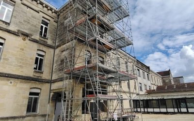 Nouveau projet, nouvelle réussite ! ️ Nous sommes fiers d&rsquo;annoncer la finalisation du montage d&rsquo;une plateforme d&rsquo;échafaudage complexe au Centre Hospitalier de PERRENS à Bordeaux.